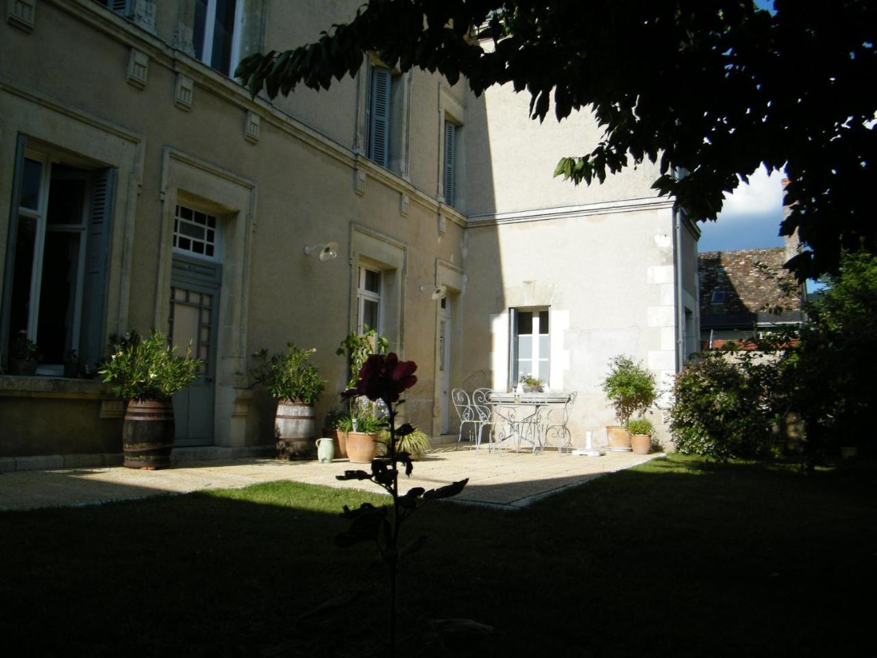 Closerie La Fontaine Savigne-sur-Lathan Bagian luar foto